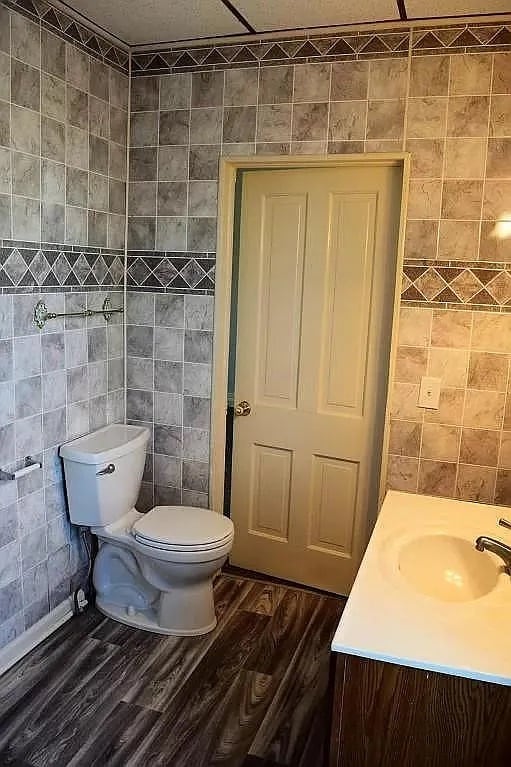 Building Photo - 910 Avenue B