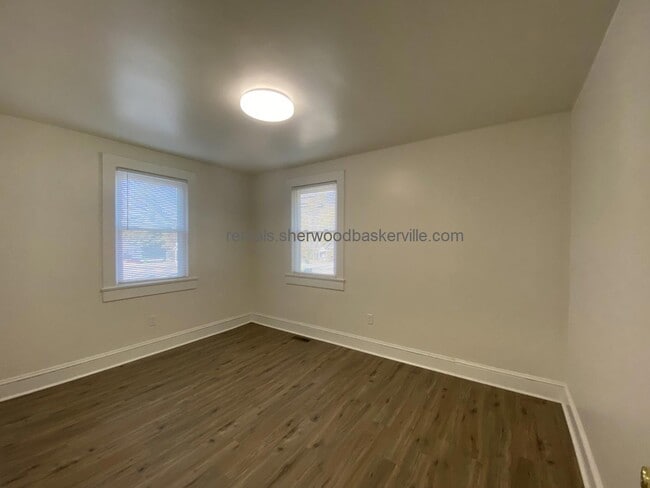 Building Photo - 504 E Atlantic St