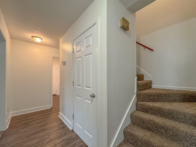 Building Photo - 3735 Donovan Dr