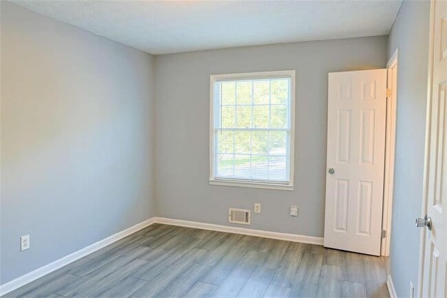 Building Photo - 130 Mimosa Dr