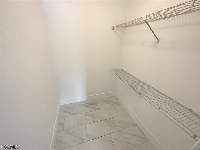 Building Photo - 20620 Pine Tree Ln