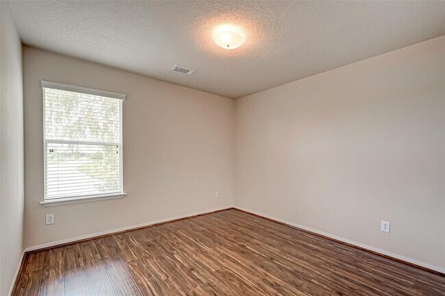 Building Photo - 15131 Live Oak Bend Way