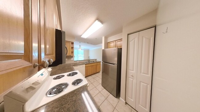 Building Photo - 2056 Alta Meadows Ln