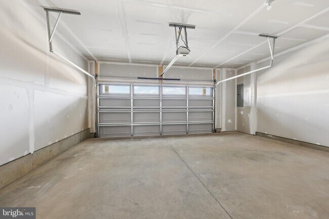 Building Photo - 8816 Selby Ct