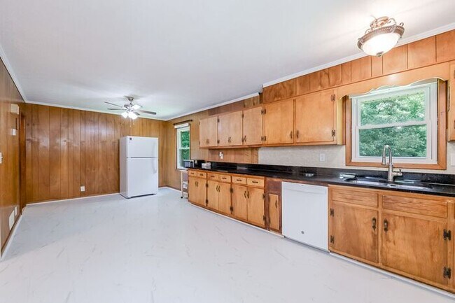 Building Photo - 6758 Campground Rd