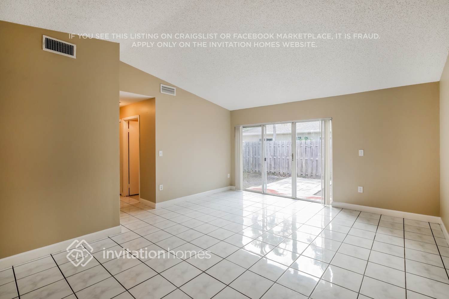 Building Photo - 10111 NW 57th Terrace