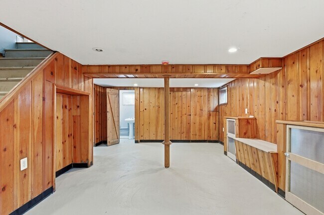 Building Photo - 4311 Kennison Ave