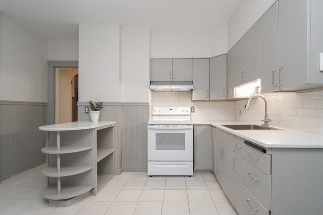 Building Photo - 61 Washington Rd