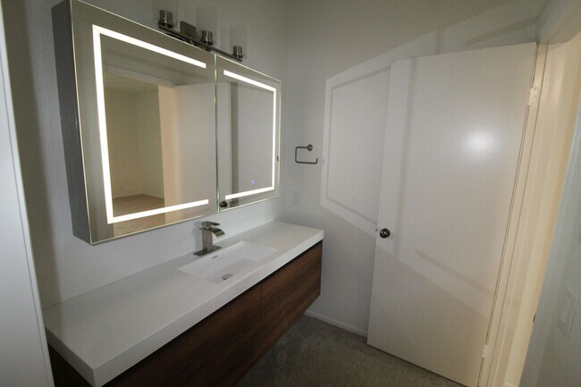 Building Photo - Coastal Ventura living – Gorgeous Ocean Views near Surfers Point