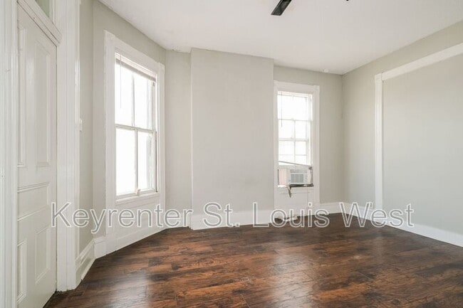 Building Photo - 2821 Henrietta St