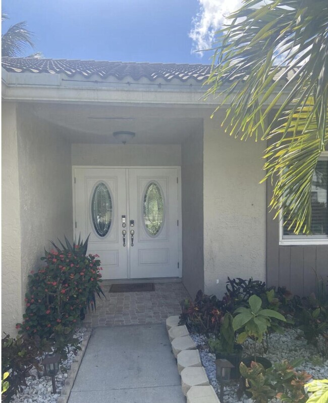 Building Photo - 6004 Strawberry Lakes Cir