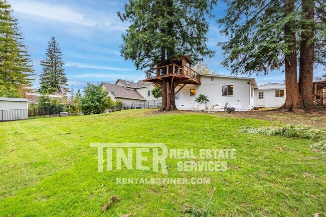 Building Photo - Carmichael Gem - Walking Distance to Ancil...