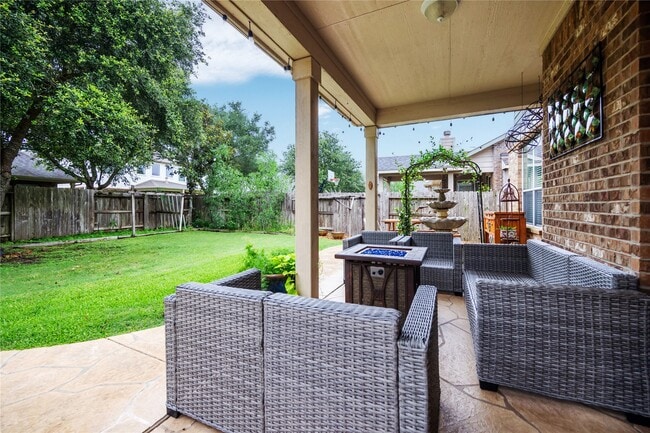 Building Photo - 26318 Cedar Pine Dr