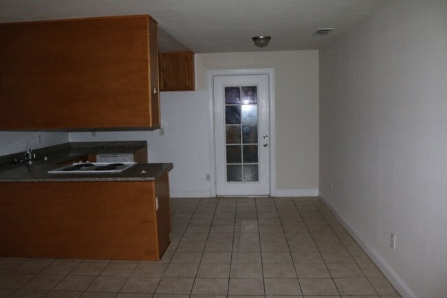 Building Photo - Home for Rent in Sacramento, CA 95842