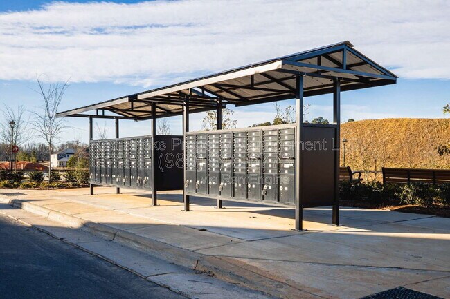 Building Photo - 11910 Silverheel Ln