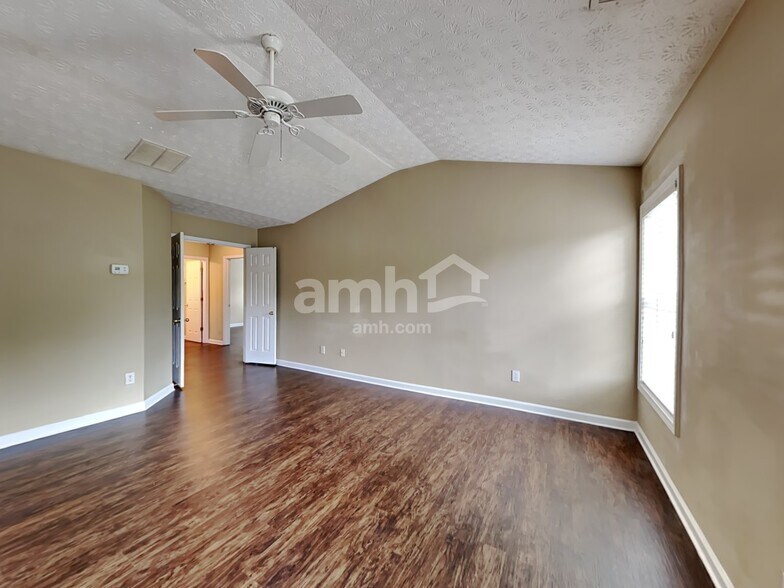 Building Photo - 7071 Hillcrest Chase Ln