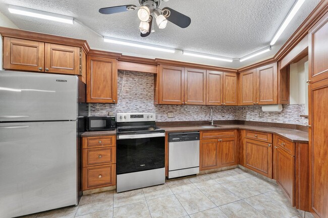 Building Photo - 5800 Camino Del Sol