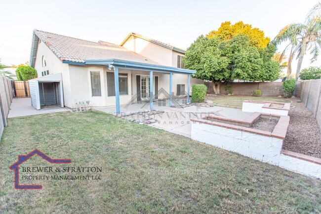 Building Photo - 1431 E Encinas Ave