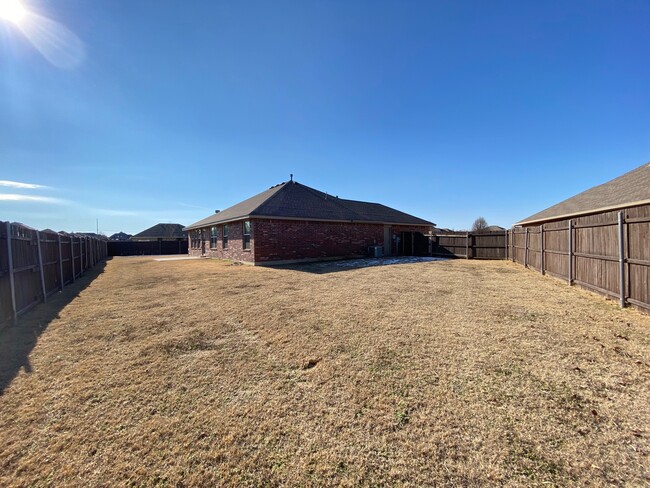 Building Photo - 812 Liberty Mesa Ct