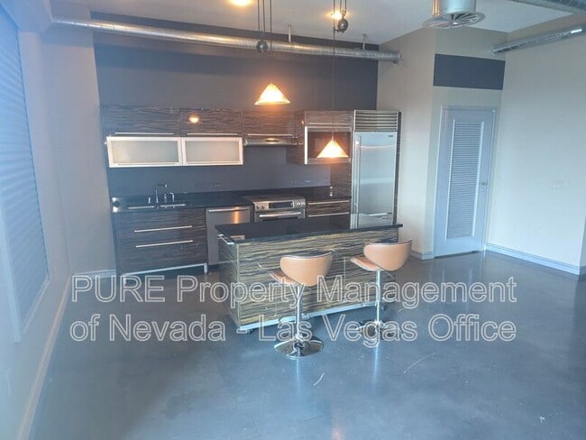 Building Photo - 200 Hoover Ave