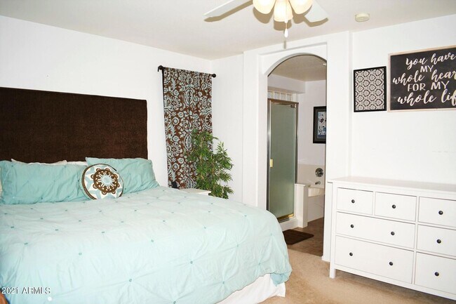 Building Photo - 28324 N 25th Ave