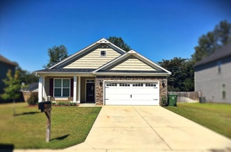 Building Photo - Charming Like-New 3BR Home with Fenced Yard & Easy Commute Near Fort Jackson