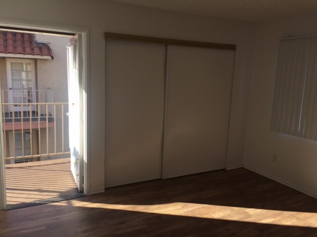 Building Photo - 1627 N Fair Oaks Ave