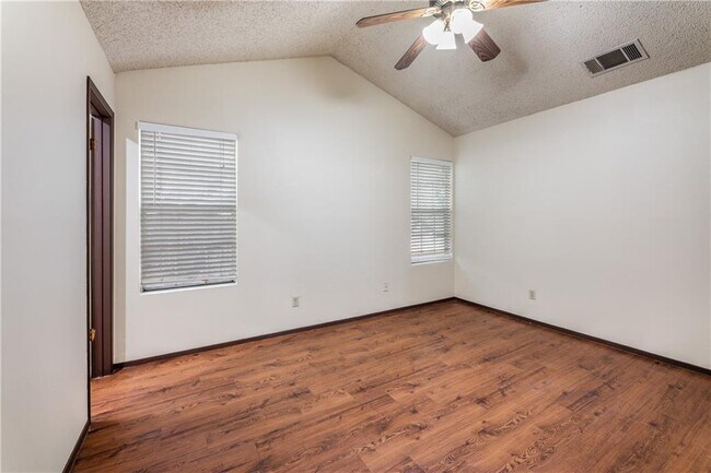 Building Photo - 8806 Piney Point Dr