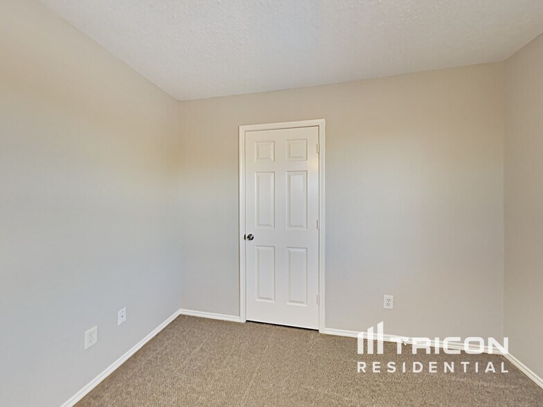 Building Photo - 1209 Warrington Way