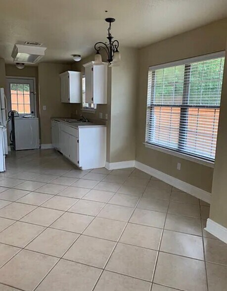 Building Photo - 137 Bolero Way