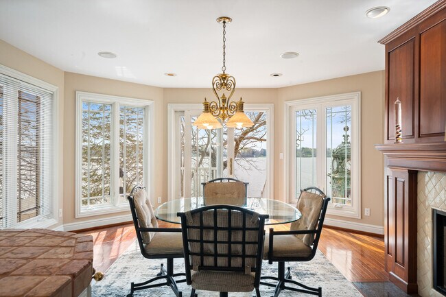 Building Photo - 2718 Willow Point Dr