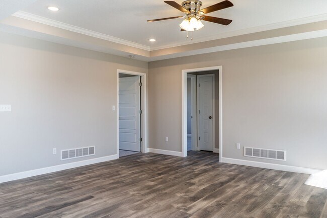 Building Photo - Lovely home for rent in established neigborhood