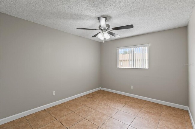 Building Photo - 459 W Rosewood Ln