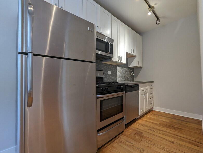 Building Photo - 2430 N Kedzie Blvd