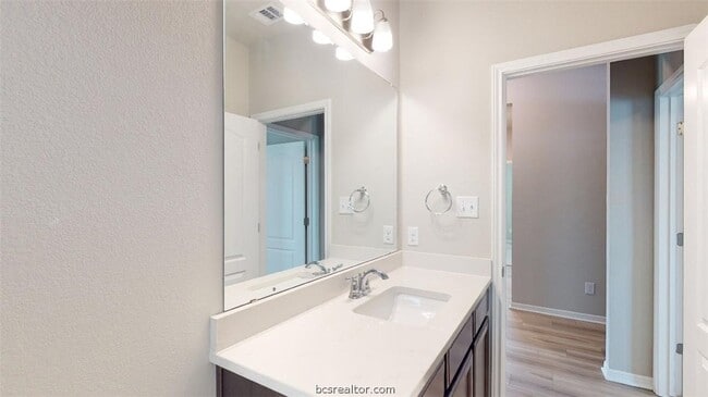 Building Photo - 6335 Spartan Dr