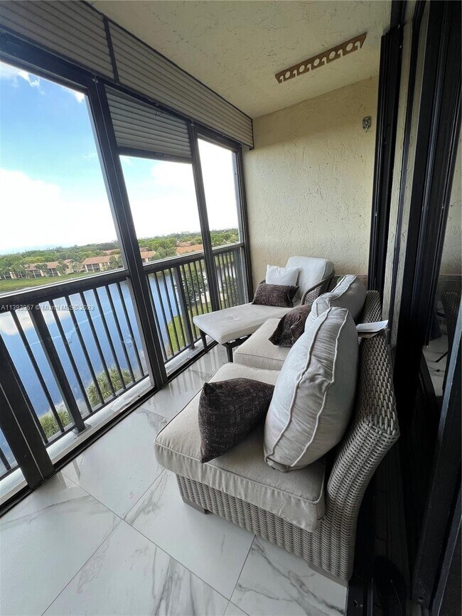 Building Photo - 1266 S Military Trail