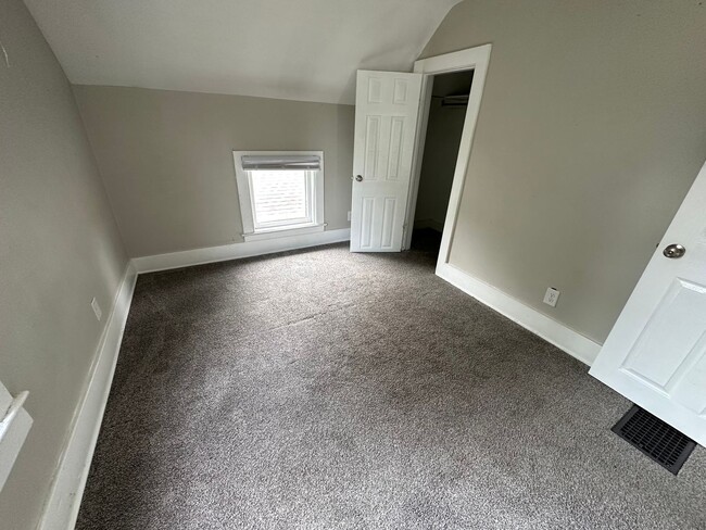 Building Photo - Recently Remodeled 4-Bedroom, 1.5-Bathroom...
