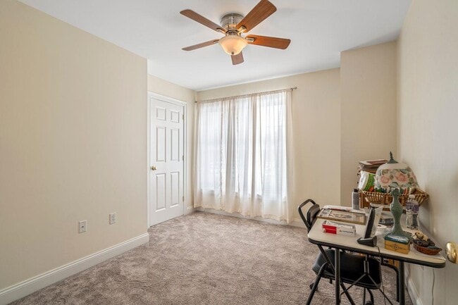 Building Photo - 20 Ordway Ln