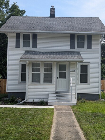 Primary Photo - 2214 Hamilton Rd