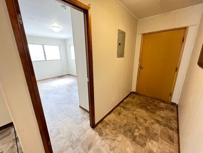 Building Photo - 2429 N School St