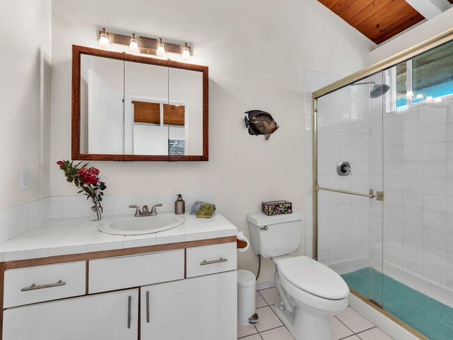 Building Photo - 2 Bedroom Home with Carport & Workshop & Beautiful Ocean Views!