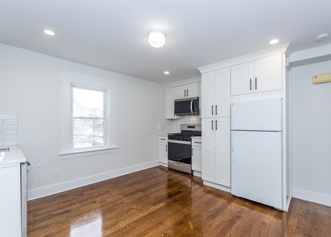 Building Photo - 10 Foundry Ave