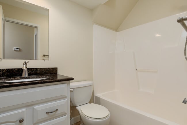 Building Photo - 202 Clover Ct