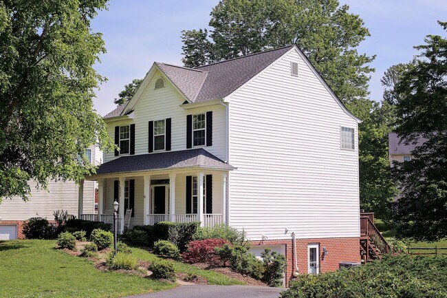 Primary Photo - Pet-Friendly N. Albemarle Home With Fenced...