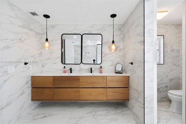 Building Photo - 932 Nandina Dr