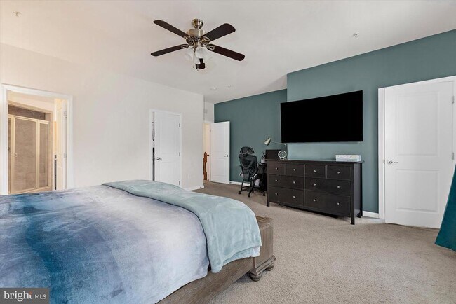 Building Photo - 364 Chessington Dr