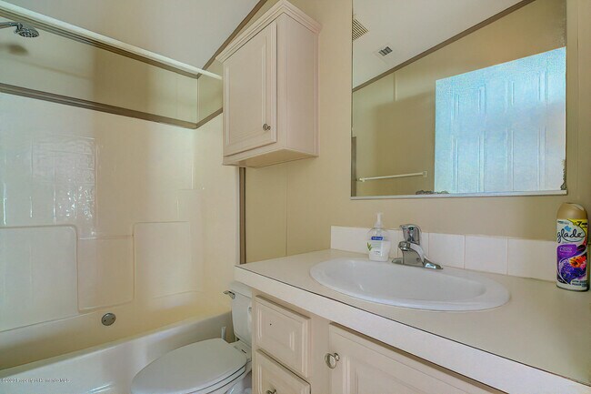 Building Photo - 14820 Aubrey Ave