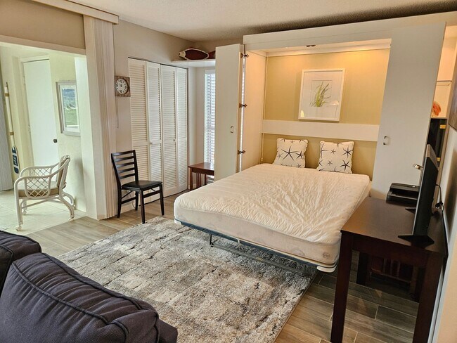 Building Photo - Charming First-Floor Condo in Plantation Golf and Country Club with a Community Pool Access!