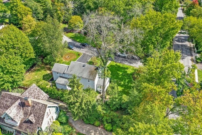 Building Photo - 1 Gapview Rd