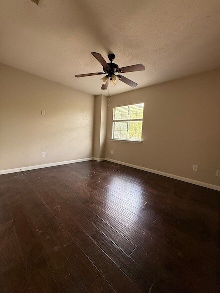 Building Photo - 23603 Maple Vista Ln